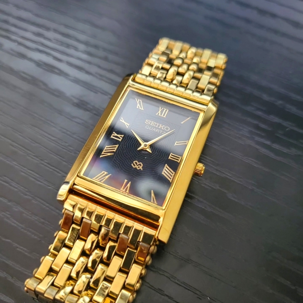 RARE - Vintage Seiko Slim Tank Quartz Men's Gold Wrist‎